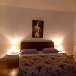 Apartman Paula Mundanije