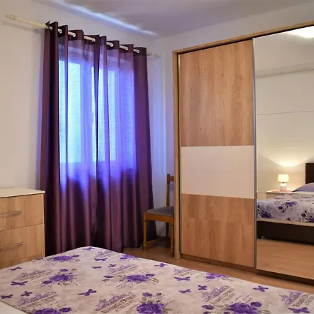 Apartman Paula *