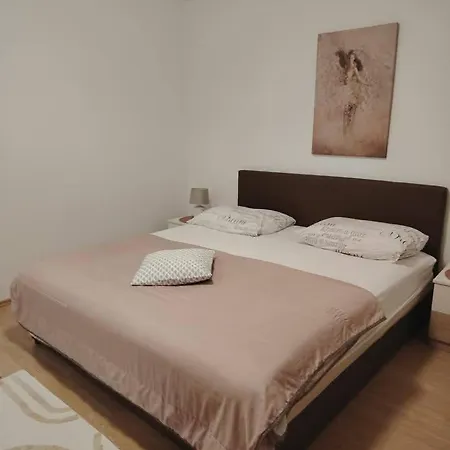 Apartman Paula *